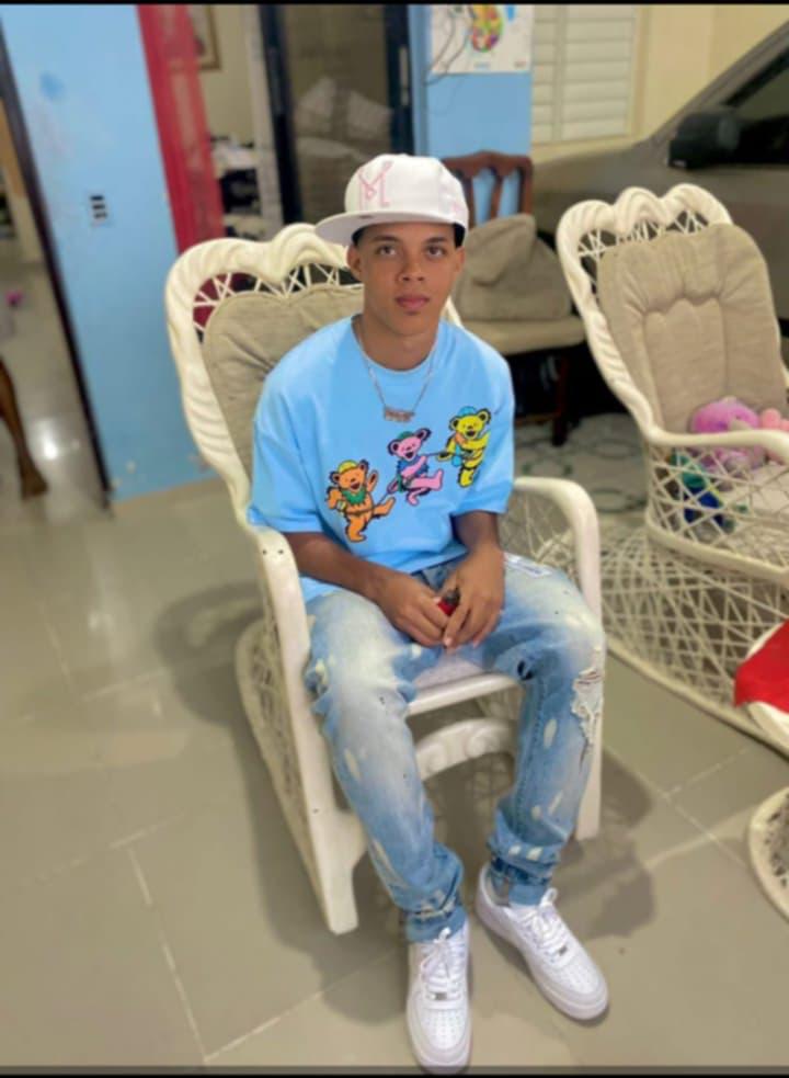 Joven fallece tras recibir impacto en la cabeza durante operativo policial en Santiago